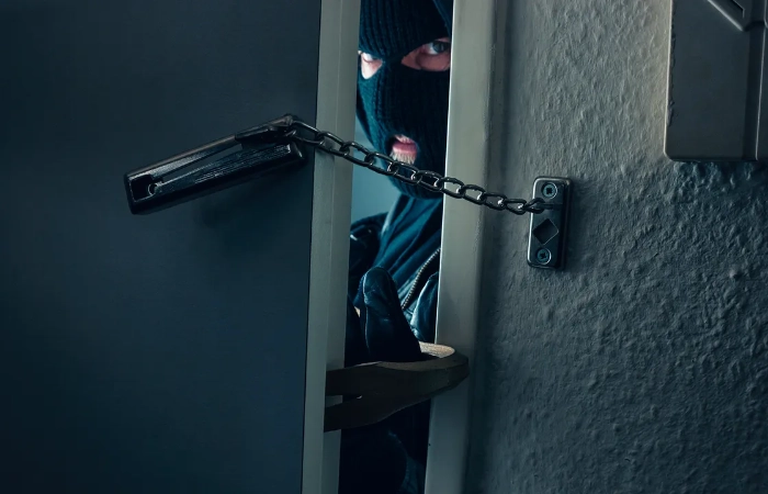 Intento de robo en vivienda cubierto por seguro contra robo